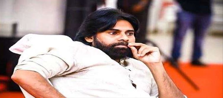 పవన్‌ ఆ విషయంలో బిగ్‌ రాంగ్‌ స్టెప్‌ వేశాడా?