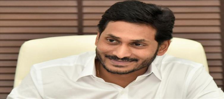జగన్ సంచలన నిర్ణయం.. ఇక స్మార్ట్ క్లాస్ రూమ్స్?