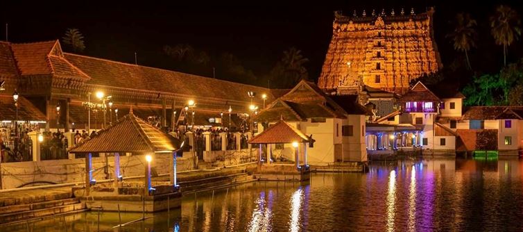ശ്രീപത്മനാഭസ്വാമി ക്ഷേത്രത്തിലെ ജീവനക്കാരൻ മോഷ്ടിച്ചത് 25 ലിറ്റർ പാൽ; പ്രതി അസിസ്റ്റന്റ് സ്റ്റോർ കീപ്പർ!