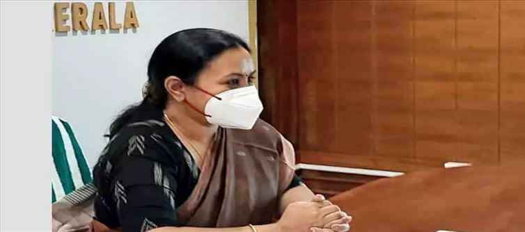 രാവും പകലുമില്ലാതെ പകർച്ചവ്യാധിയിൽ ജീവനക്കാർ; അവധി ആസ്വദിച്ച് ചിലരും; മന്ത്രി വീണ ജോർജ്!