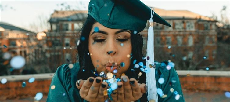 UK For Professional Help And Scholar Experience