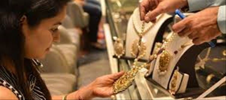 పరుగులు పెడుతున్న పుత్తడి.. అదే దారిలో వెండి..!!