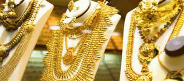 పసిడి ధరలకు రెక్కలు.. భారీగా పెరిగిన వెండి..!!