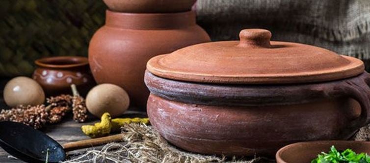 మట్టి పాత్రలను సబ్బుతో క్లీన్ చేస్తే కలిగే నష్టాలివే.. వామ్మో ఇలాంటి సమస్యలా?