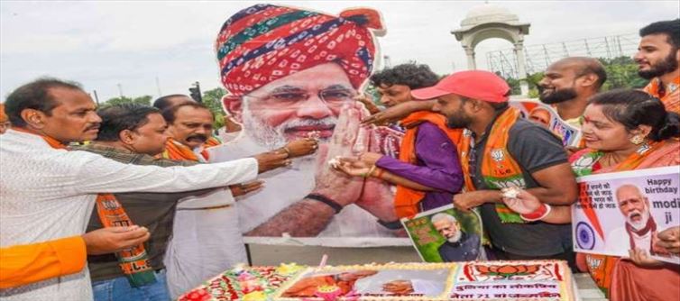 पीएम मोदी के जन्मदिन पर 2 करोड़ से अधिक कोविड टीके लगाए गए