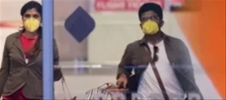 മ്പാശ്ശേരിയിലും കോഴിക്കോട്ടും വിമാനം ഇറങ്ങിയ ആറു പേര്‍ക്ക് കോവിഡ് രോഗലക്ഷണം കണ്ടതിനെ തുടര്‍ന്ന് ആശുപത്രിയിലേക്ക് മാറ്റി.