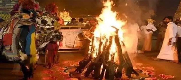 Bhogi 2025: భోగిమంటలు ఎందుకు వేస్తారు.. దాని వెనుకనున్న అసలు కారణం..?