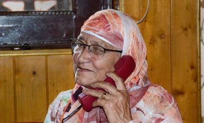সোমবার থেকে কাশ্মীরে চালু হবে মোবাইল পরিষেবা , তবে পোস্ট পেইড গ্রাহকরা এই সুযোগ পাবে