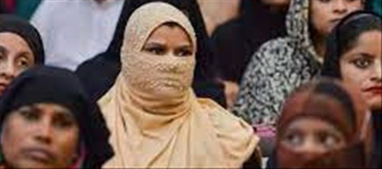 Are Indian Muslims forced to live in a separate neighbourhood?