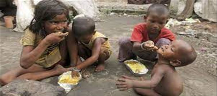 In India, how many people live in poverty?