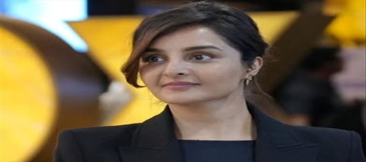 ബോളിവുഡ് സ്‌റ്റൈലിന് മാച്ചായി മഞ്ജു വാരിയർ!