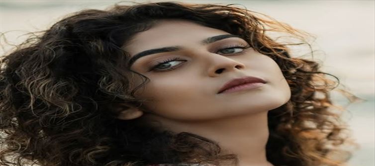ഒരു സിഗരറ്റ് പോലും വലിക്കാത്ത പെൺകുട്ടിയായിരുന്നു: 'ഓഫീസർ ഓൺ ഡ്യൂട്ടി'യിലെ ഐശ്വര്യ മനസ്സ് തുറക്കുന്നു!