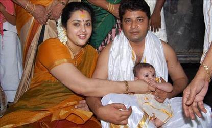 మీనా రెండో చేసుకోకపోవడానికి కారణం ఏంటి.. ఆ కుర్రాడేనా?