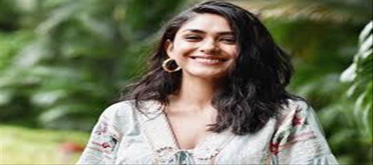 Mrunal Thakur's Inspiring Morning Workout Session: