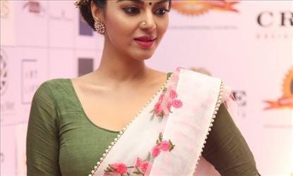 Sanam Shetty demands her money back