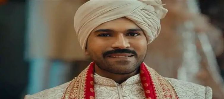 అలా చేసి తండ్రి పైనున్న ఎమోషనల్ ను బయటపెట్టిన రాంచరణ్....!!