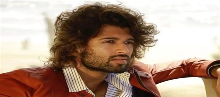 టాలెంటెడ్ డైరెక్టర్‌కు రౌడీ బాయ్ గ్రీన్ సిగ్నల్ ఇచ్చాడా..?