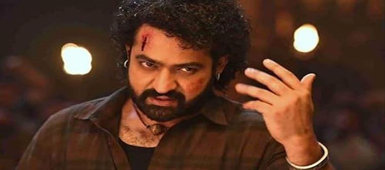 దేవర : డబ్బింగ్ తో మ్యాజిక్ చేసిన ఎన్టీఆర్.. పాన్ ఇండియా హీరోలకు ఇది సాధ్యమేనా..?