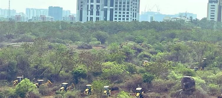 హీరోయిన్లు మాత్రమేనా హీరోలు ఎక్కడికి పోయారు .. తెలంగాణ ప్రభుత్వంపై రచ్చ..!