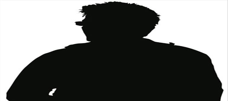 పైన పటారం లోన లొటారం.. ముందు డూప్ - వెనక హీరో.. ఇతడు పాన్ ఇండియా స్టారా..?