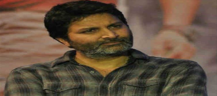 త్రివిక్రమ్ తన లైఫ్ లో చేసిన ఒకే ఒక్క తప్పు ఇదే.. అందుకే ఇప్పుడు ఇన్ని బాధలు..!