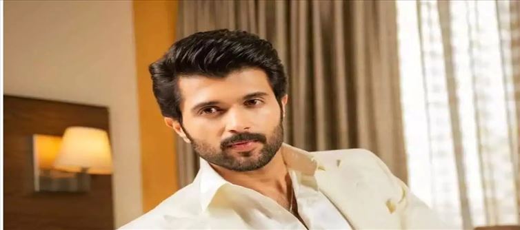 విజయ్ దేవరకొండ ఫ్యాన్స్ కి.. కిక్కిచ్చే న్యూస్ చెప్పిన నిర్మాత.. ఇంతకీ అదేంటంటే?
