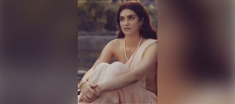 Adipurush - Lord Sita Ma wearing Low Hip and Showing Curves