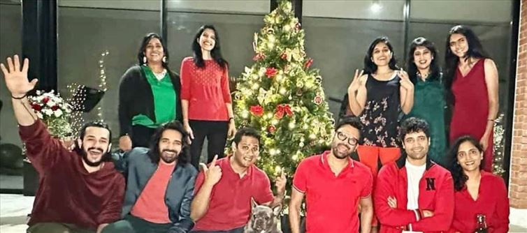 Adivi Sesh In Akkineni Family Photo – What’s Up?