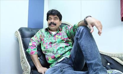 ஜோடியா நடிக்கணும்.... நடிக்கணும்... மிரட்டும் பவர்ஸ்டார்