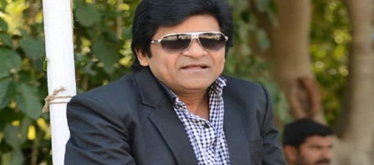 కమెడియన్ అలీ హీరోగా.. విక్రమ్ విలన్ గా.. వచ్చిన సినిమా ఏదో తెలుసా?