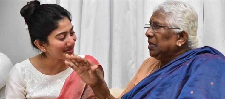 An Emotional Sai Pallavi in Tears after meeting her
