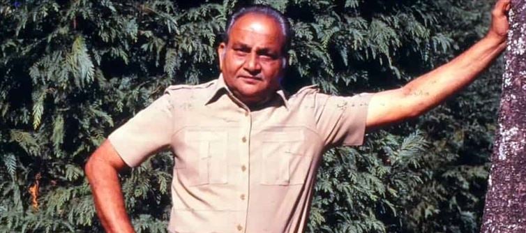 An Interesting Note On Viswanath’s Khaki Pants