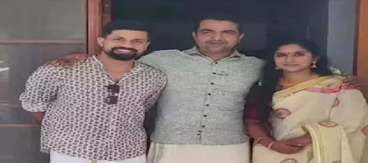 അച്ഛനും അമ്മയും എവിടെയുമില്ല; ആന്റണി തട്ടിലിന്റെ കുടുംബം എവിടെ?
