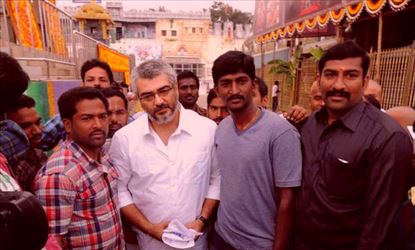விடிந்தும் விடியாமலும் திருப்பதி ஏழுமலையானை தரிசனம் செய்த தலை அஜீத்