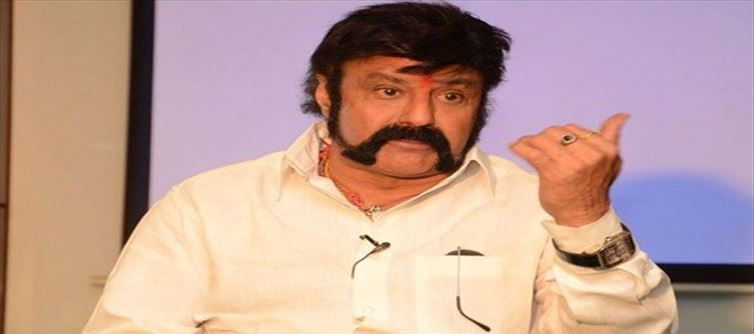 బాలయ్య నోరు తెరిచి అడిగిన ఆ పని ఏ డైరెక్టర్ చేయలేకపోతున్నాడే ఎందుకు..?