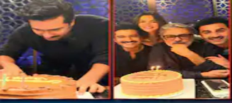 celebrated the success of Chhava, Vicky Kaushal cut cake...?