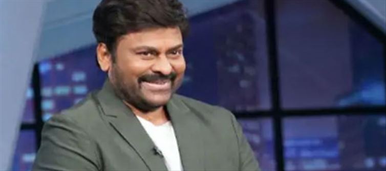 చిరంజీవి ని టార్గెట్ చేస్తున్న కామెంట్స్ !