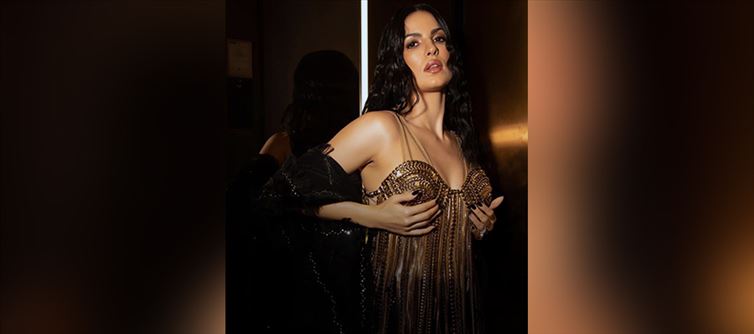 Cricketer’s Wife Shines and TOO HOT - Pics