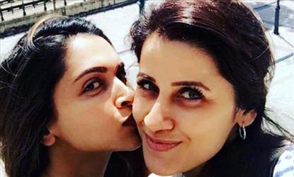 HOT PHOTO FEATURE :: Deepika Padukone's Lesbian act with her Trainer