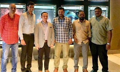 ராட்சசி'யைப் பாராட்டி அப்படக்குழுவினரைப் பாராட்ட நேரில் அழைத்த மலேசிய கல்வி அமைச்சர் மாஸ்லே மாலிக்