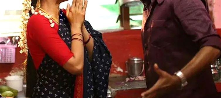 65 ఏళ్ల హీరోతో 29 ఏళ్ల బ్యూటీ రొమాన్స్ .. కట్ చేస్తే బాక్సాఫీస్ కు దడ పుట్టించిన మూవీ..?