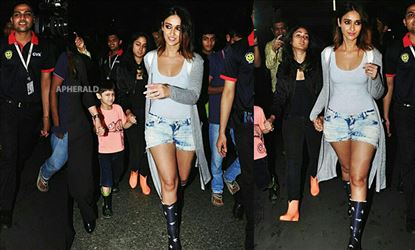 Ileana spotted in Thigh-High Shorts in Airport and fans mobbed around her - Photos Inside