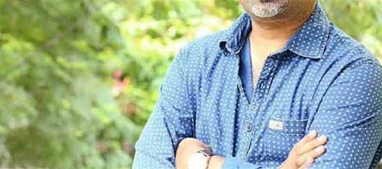 ఆ స్టోరీకి అతను తప్ప మరెవరు పనికిరారు.. సెన్సేషనల్ కామెంట్స్ చేసిన స్టార్ డైరెక్టర్..?