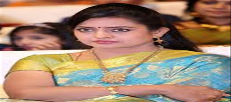 ఆ టాలీవుడ్ హీరో ఇంద్రజని ప్రేమ పేరుతో వాడుకొని వదిలేశాడా ..!