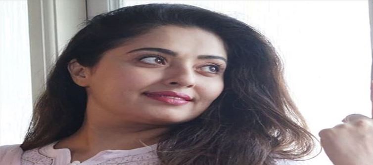 Is Mumtaz the owner of so many crores of property