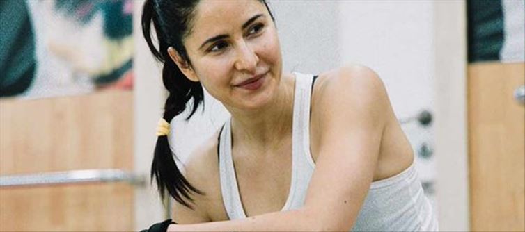 Katrina Kaif gets upset at paps, here's what happened!