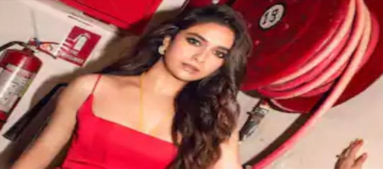 Keerthy Suresh Shuts Down Paparazzi For Calling Her 'Dosa' ...?
