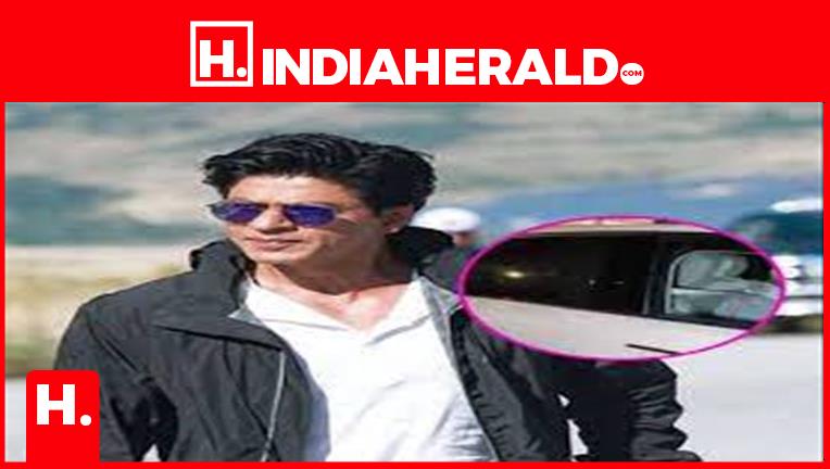 King Khan once again shocks the netizens