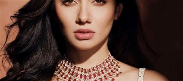 Mahira khan is the owner of property worth crores!!