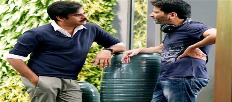 పవన్ రీమేక్ కోసం చాలా కసిగా పని చేస్తున్న త్రివిక్రమ్....